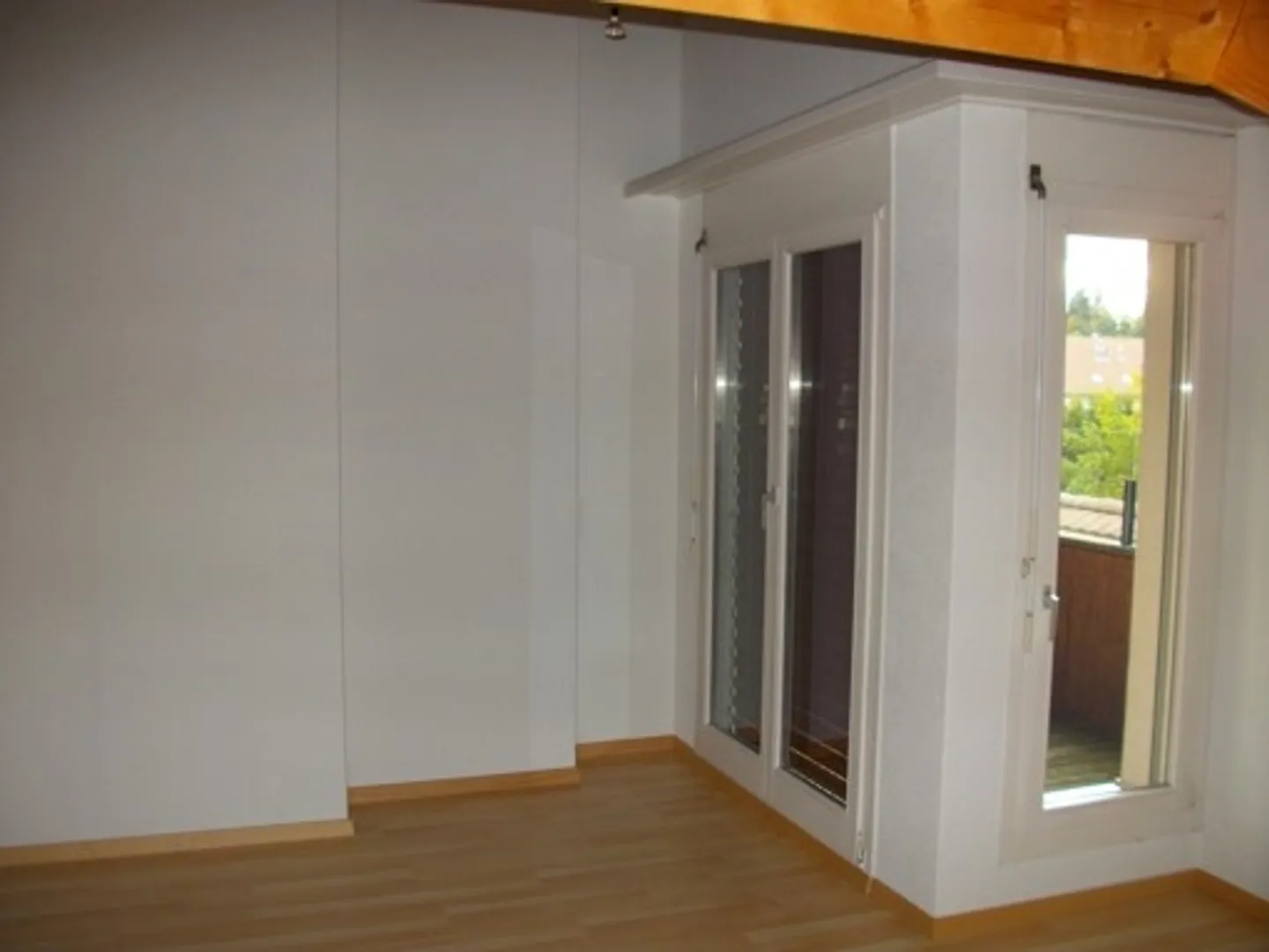 Schöne 3 1/2 Zimmer Dachwohnung zu vermieten - Foto 9 von 11