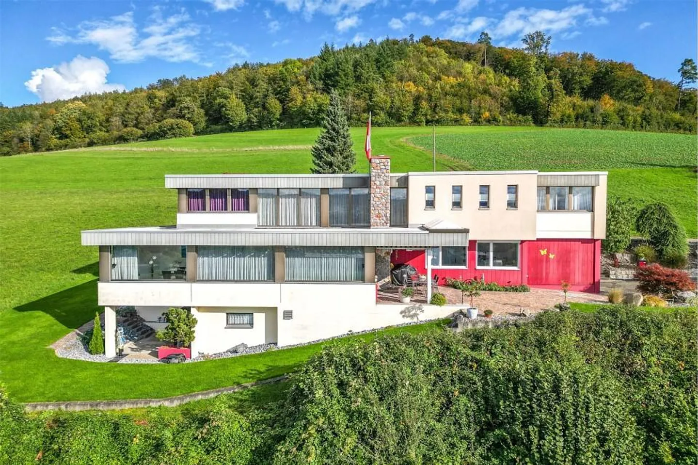 Great panoramic view and plenty of privacy - Photo 4 of 13