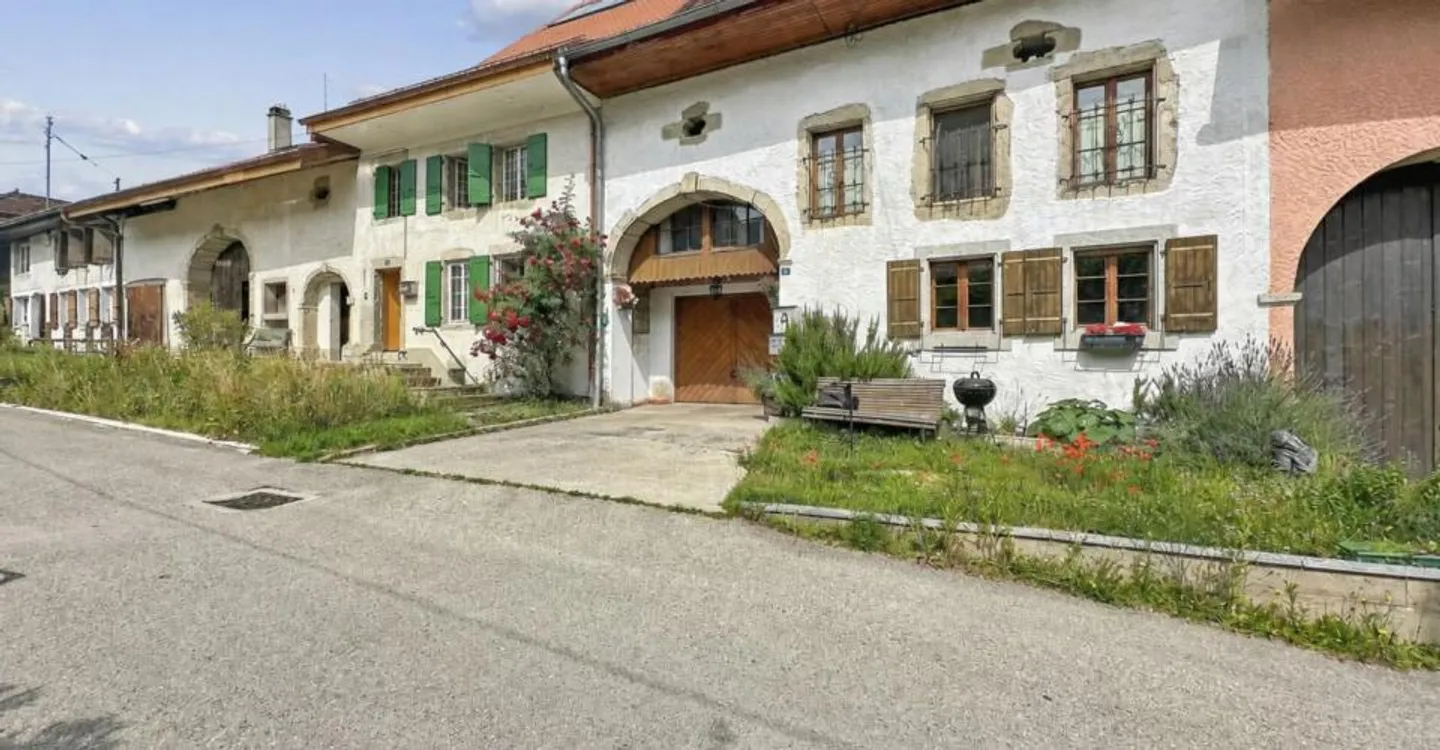 VILLAGE HOUSE CONTIGUOUS TO 2 APARTMENTS - Photo 1 of 13