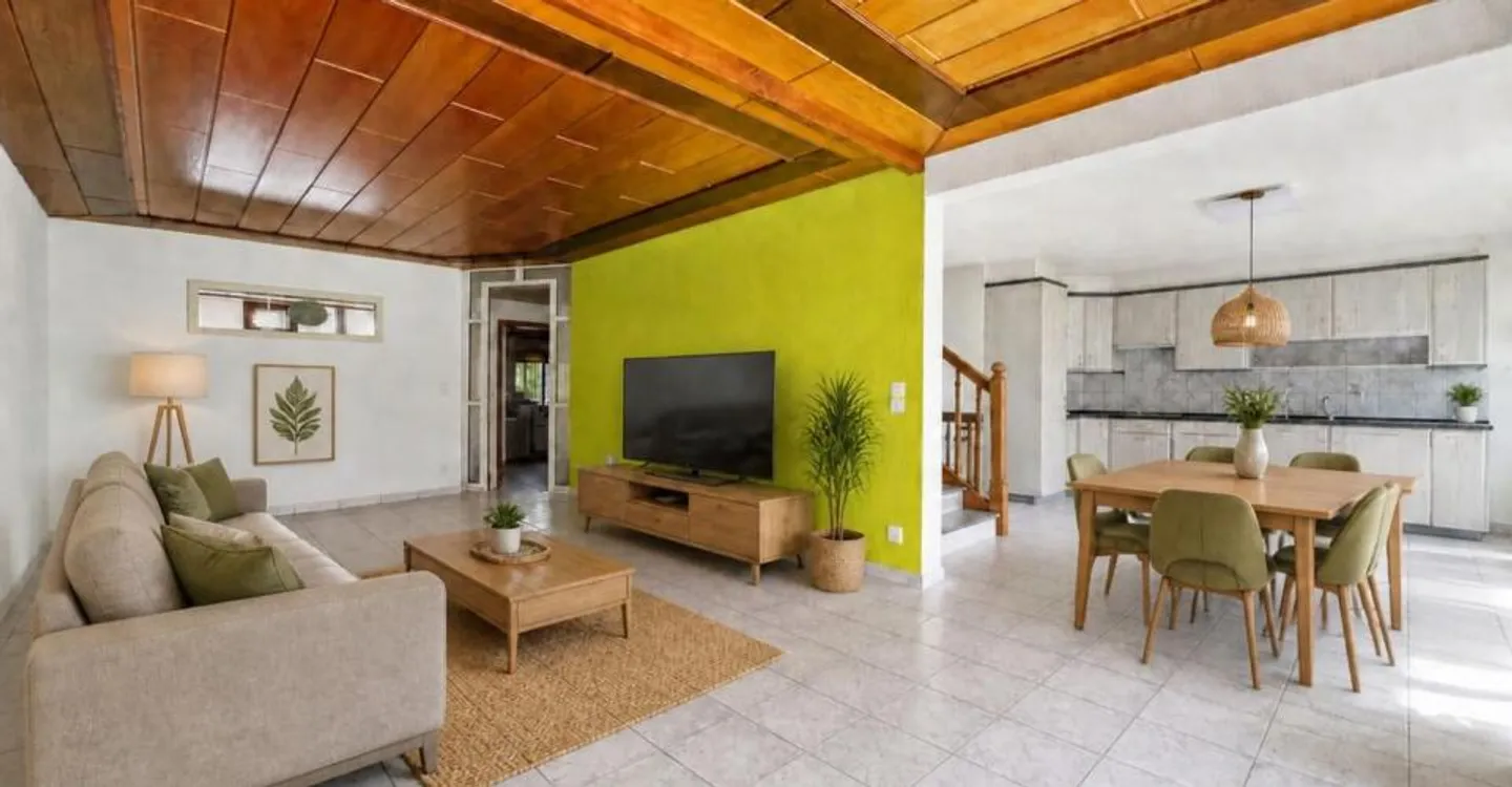 VILLAGE HOUSE CONTIGUOUS TO 2 APARTMENTS - Photo 12 of 13