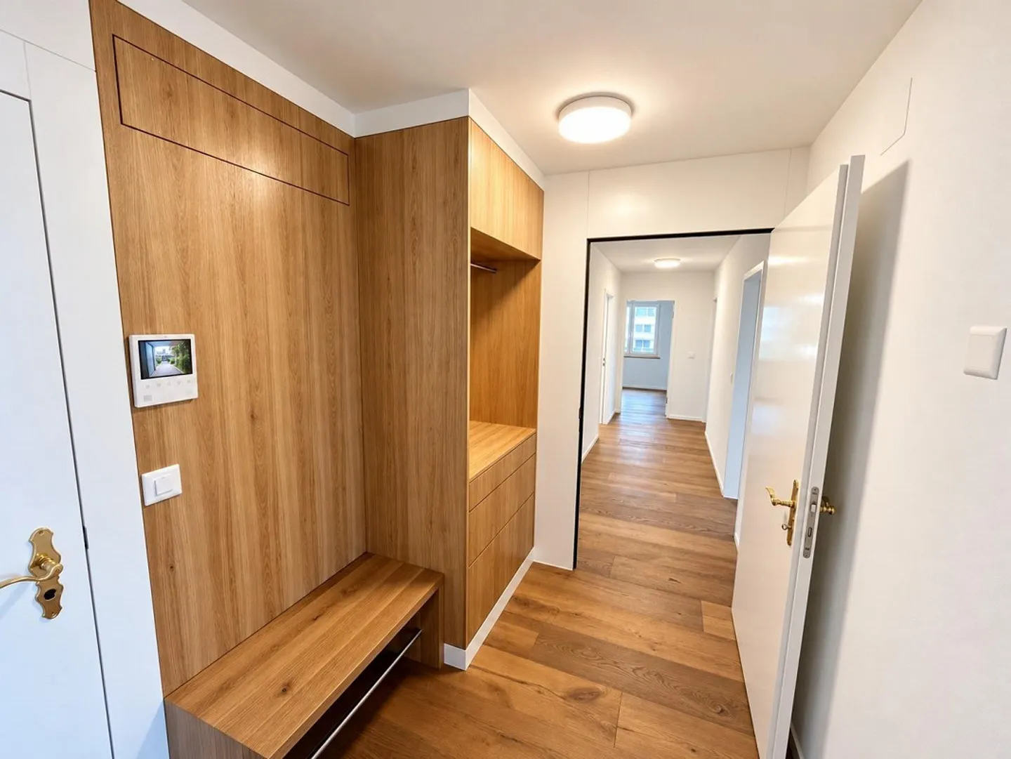 Wohnen mit Weitblick  sanierte 5-Zimmer-Wohnung mit unverbaubarer 1... - Photo 4 of 13