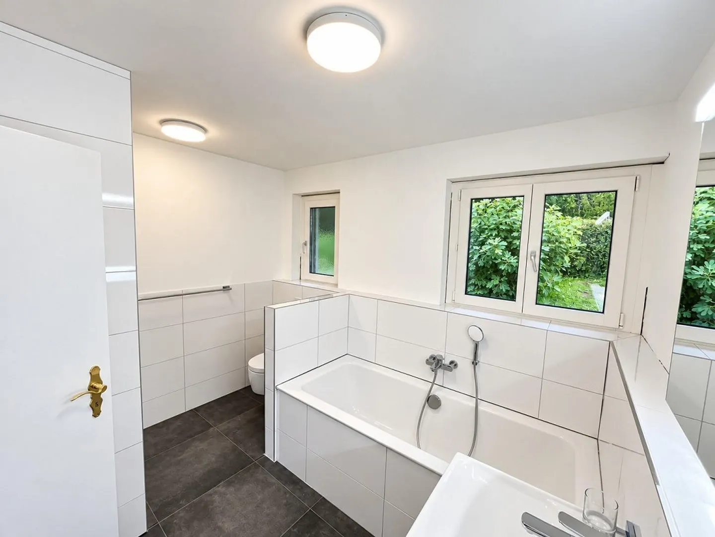 Wohnen mit Weitblick  sanierte 5-Zimmer-Wohnung mit unverbaubarer 1... - Photo 5 of 13