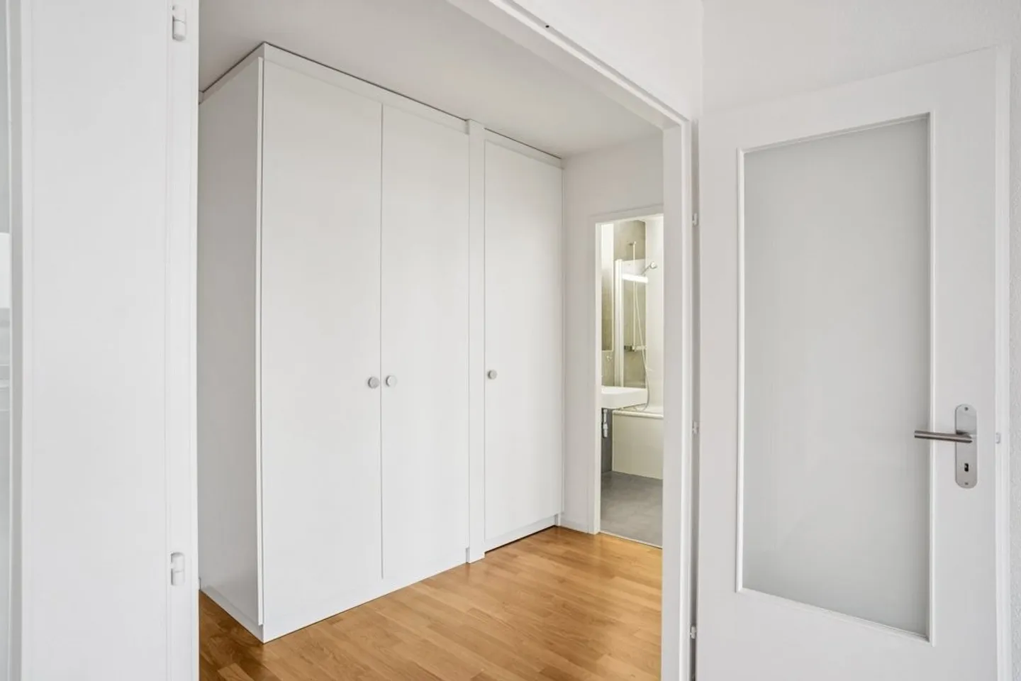 Charmant appartement 3 pièces, à deux pas de la plaine de Plainpalais - Photo 2 sur 12