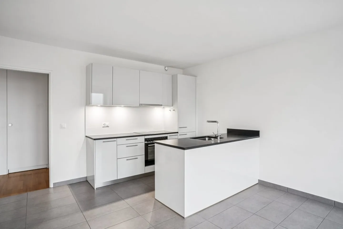 Charmant appartement 3 pièces, à deux pas de la plaine de Plainpalais - Photo 6 sur 12