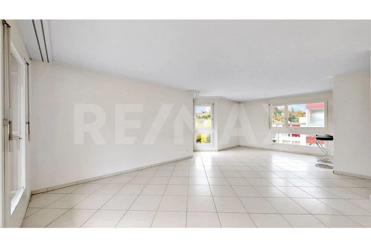 At the very top: bright 4.5-room penthouse with a view - Photo 2 of 13