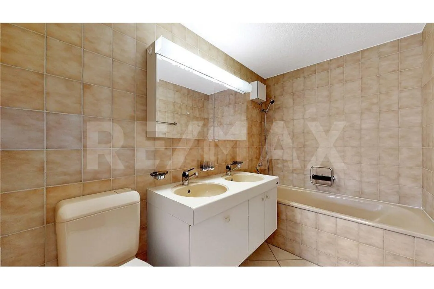 At the very top: bright 4.5-room penthouse with a view - Photo 8 of 13