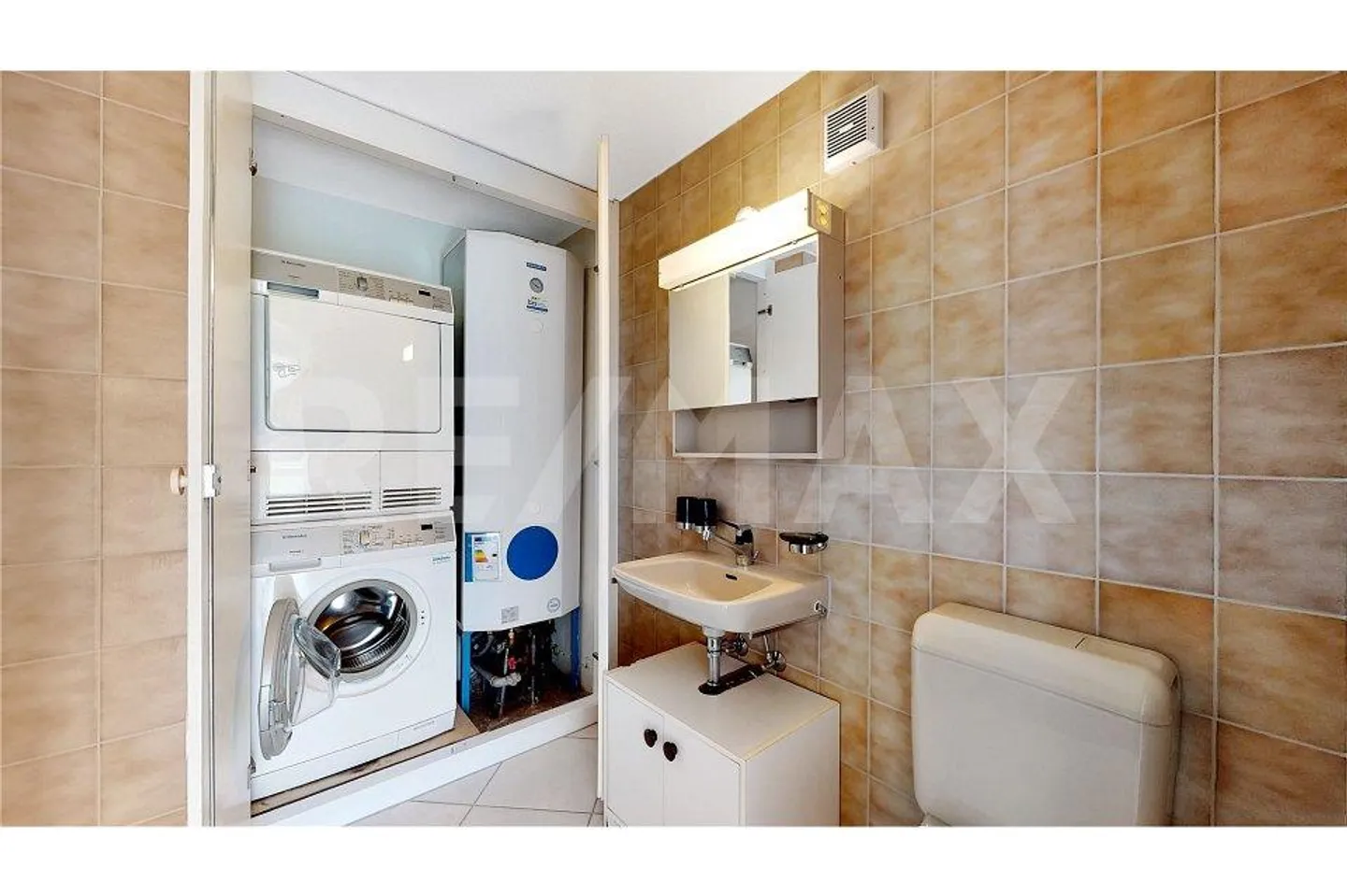 At the very top: bright 4.5-room penthouse with a view - Photo 9 of 13