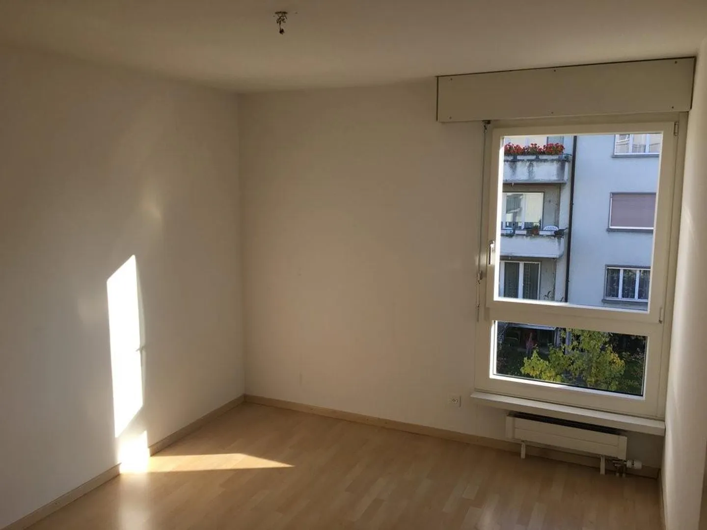 Appartamento luminoso cerca nuovo inquilino - Foto 4 di 6