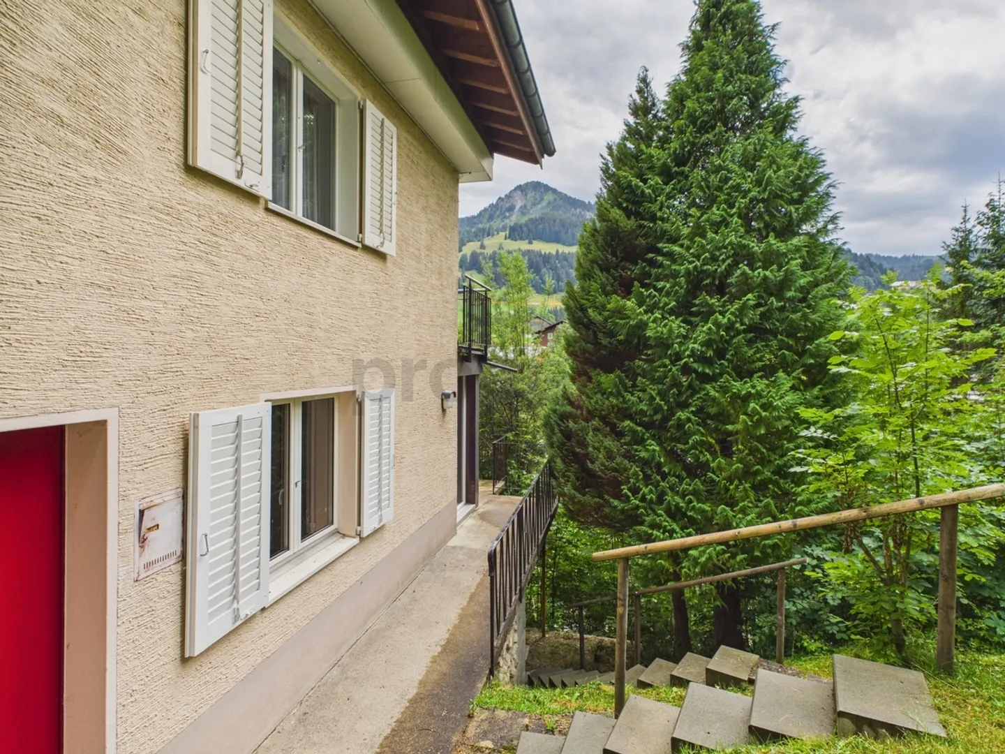 Geräumiges 7-Zimmer-Mehrfamilienhaus im Kurort Oberiberg - Foto 2 von 13