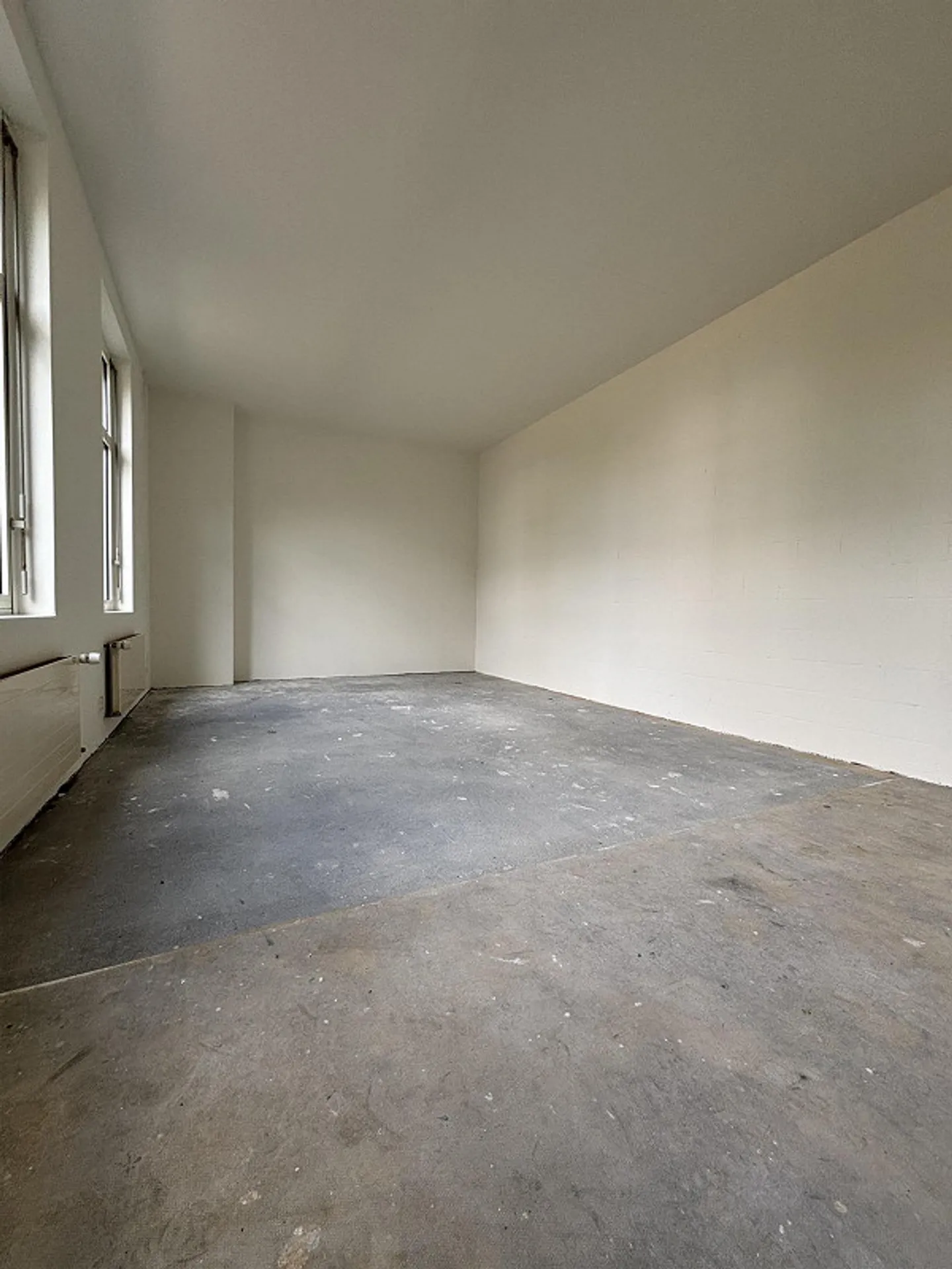 Commercial space with 37 m² in Lupfig for rent - Photo 2 of 2