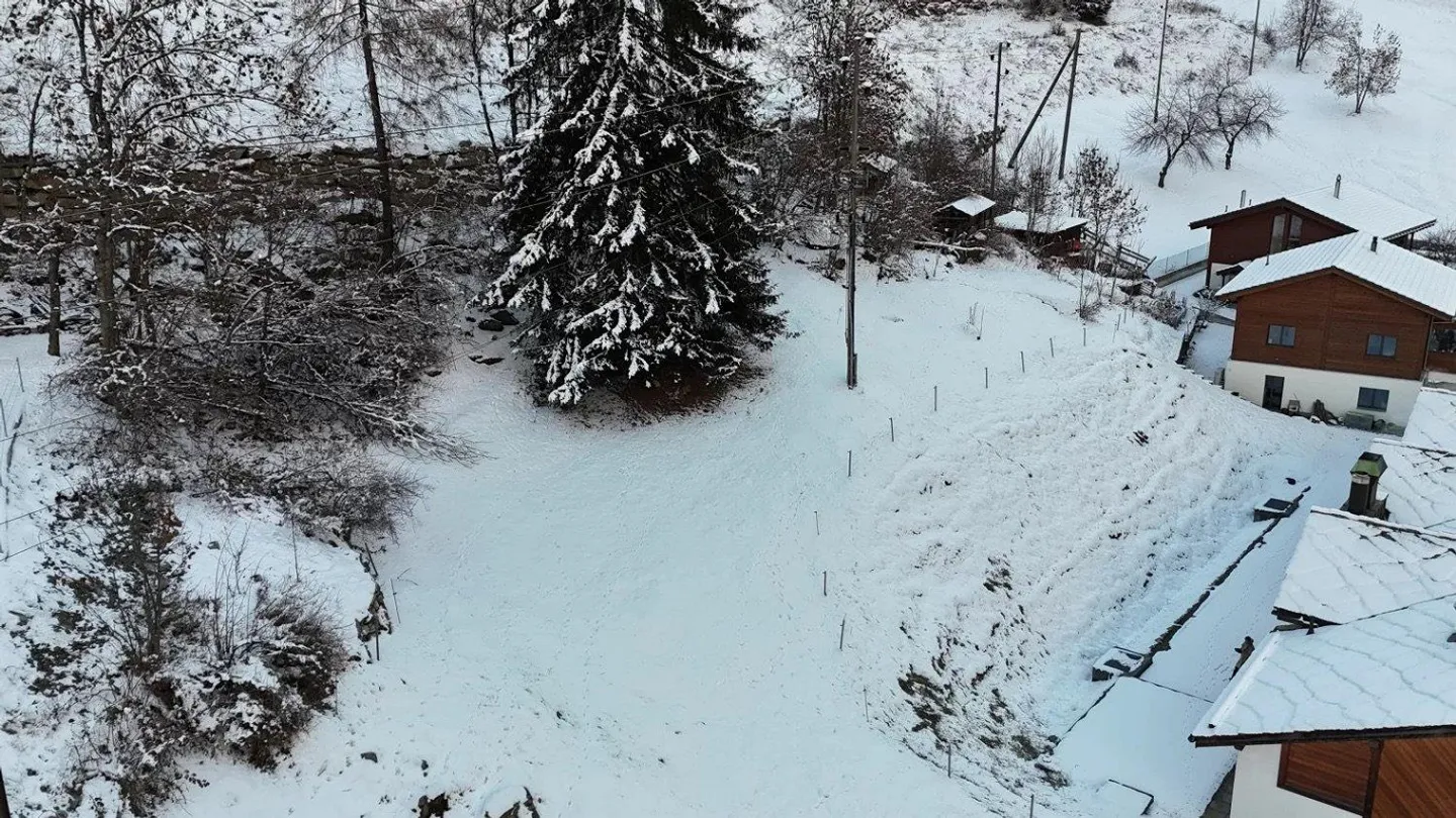 Terrain à bâtir dans un endroit calme dans la vallée de la Matter - Photo 4 sur 6