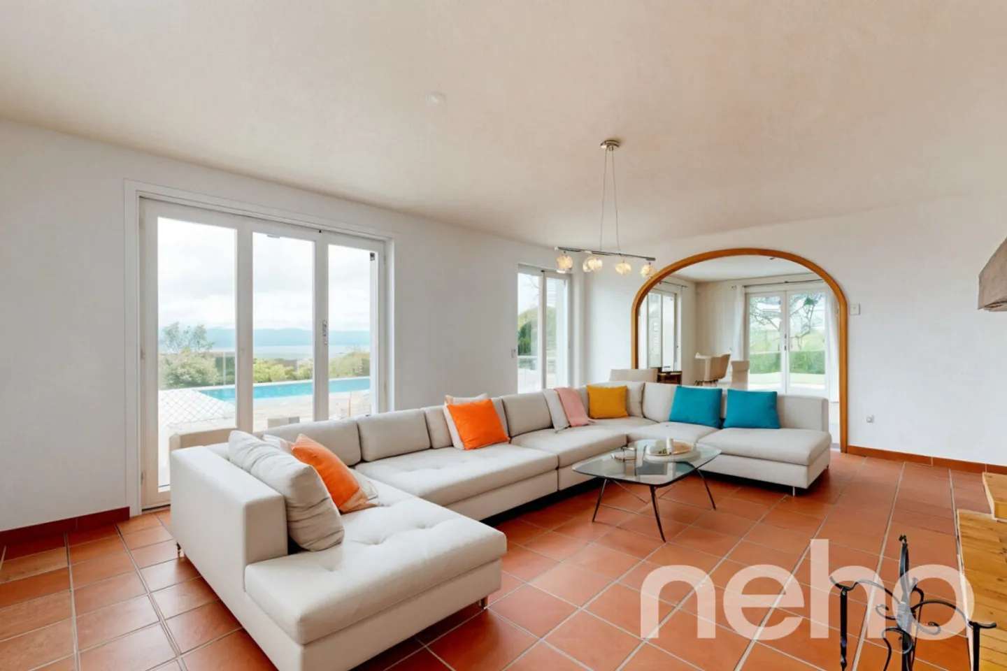 Stupenda proprietà con vista mozzafiato sul lago e sulle montagne - Foto 2 di 13