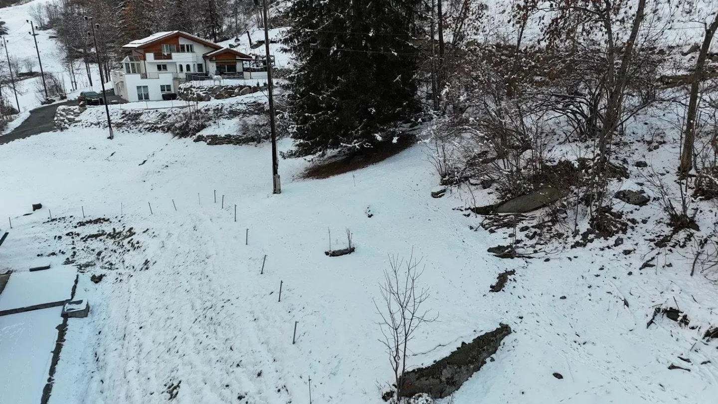 Terrain à bâtir dans un endroit calme dans la vallée de la Matter - Photo 3 sur 6