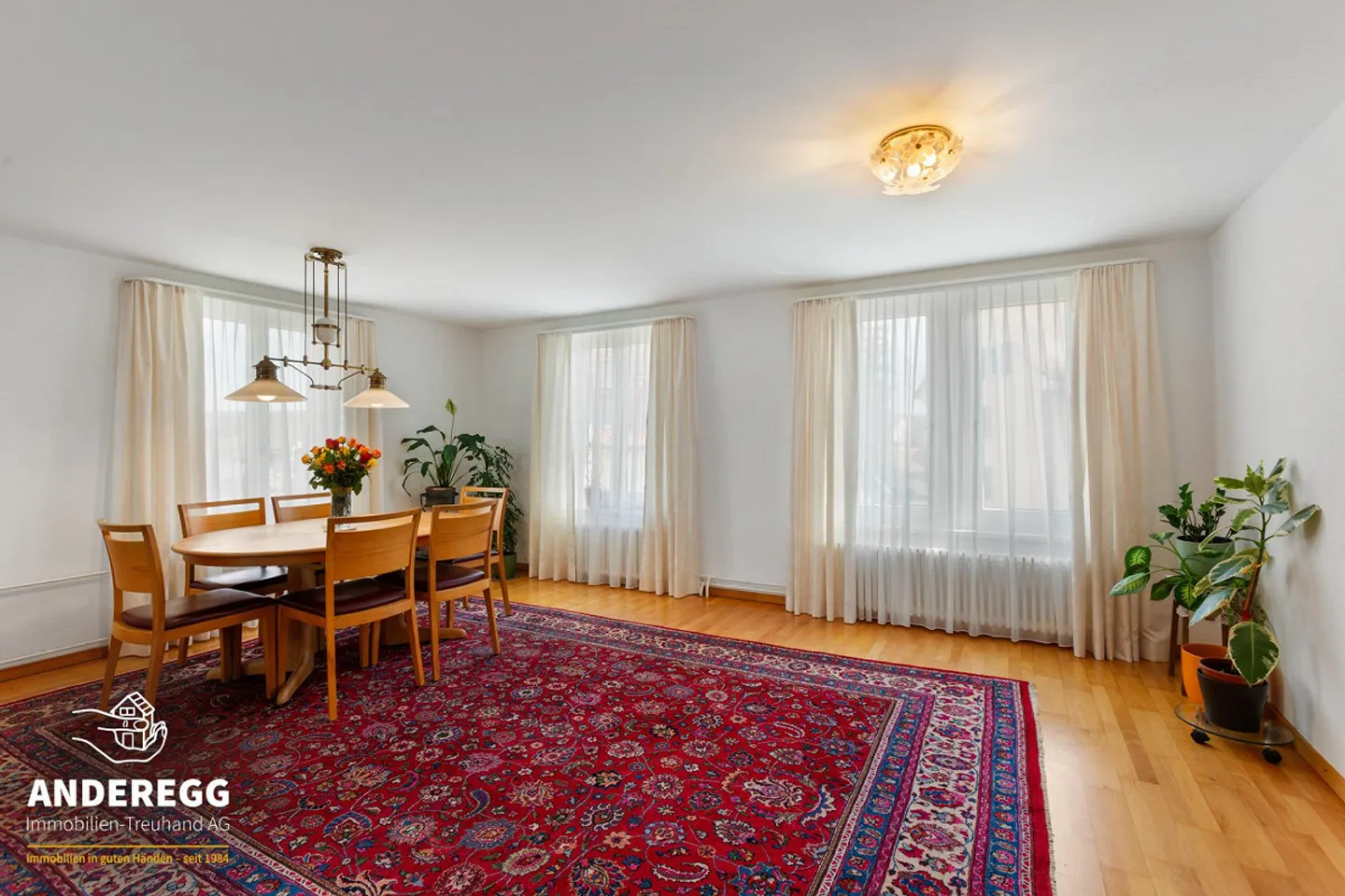 Zentral gelegenes 5-Zi.-DEFH mit 2-Zi.-Einliegerwohnung - Photo 5 sur 13