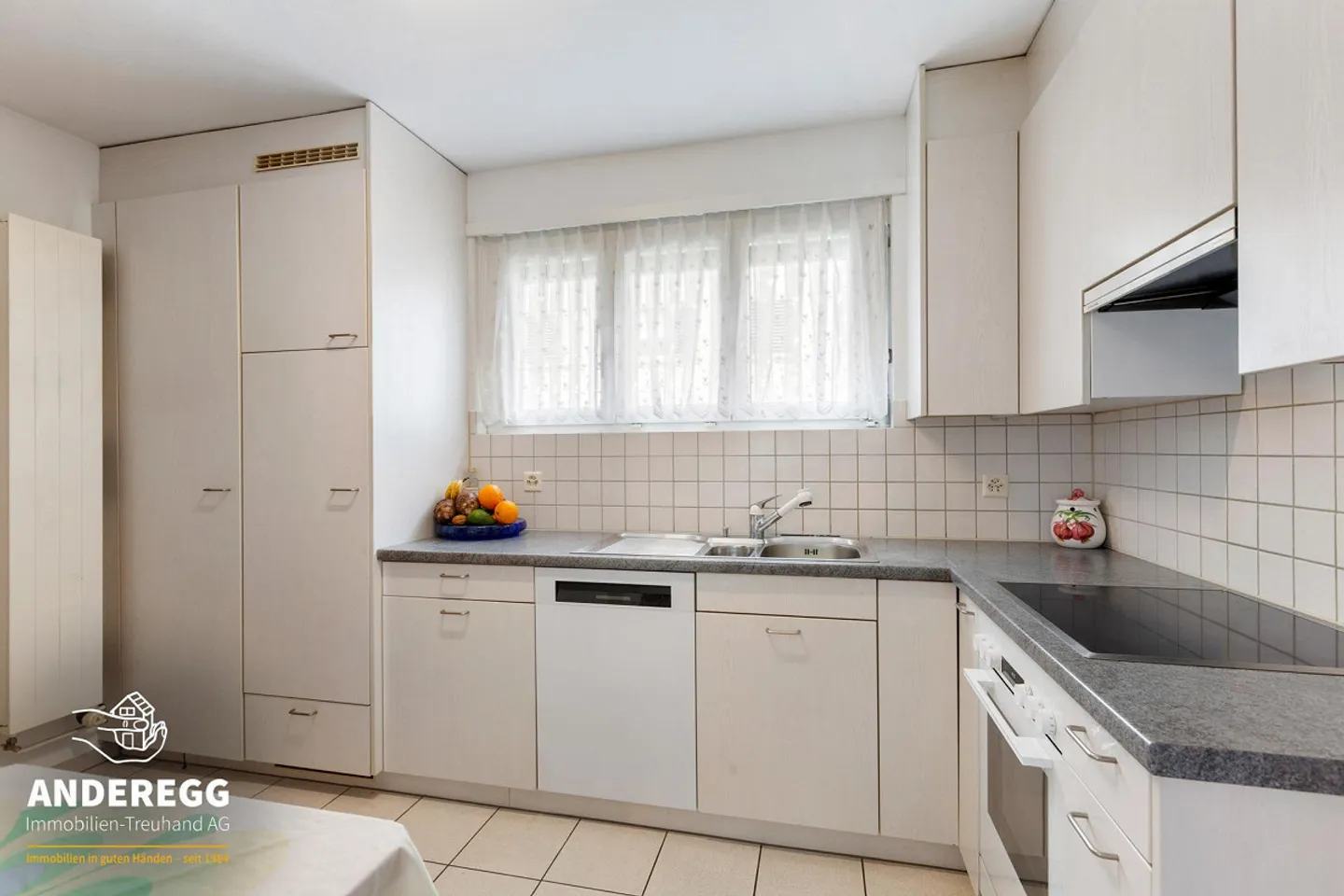 Zentral gelegenes 5-Zi.-DEFH mit 2-Zi.-Einliegerwohnung - Photo 6 sur 13