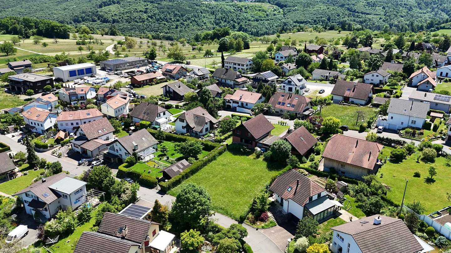 Terrain attractif pour vos rêves résidentiels à Nuglar - Photo 5 sur 8