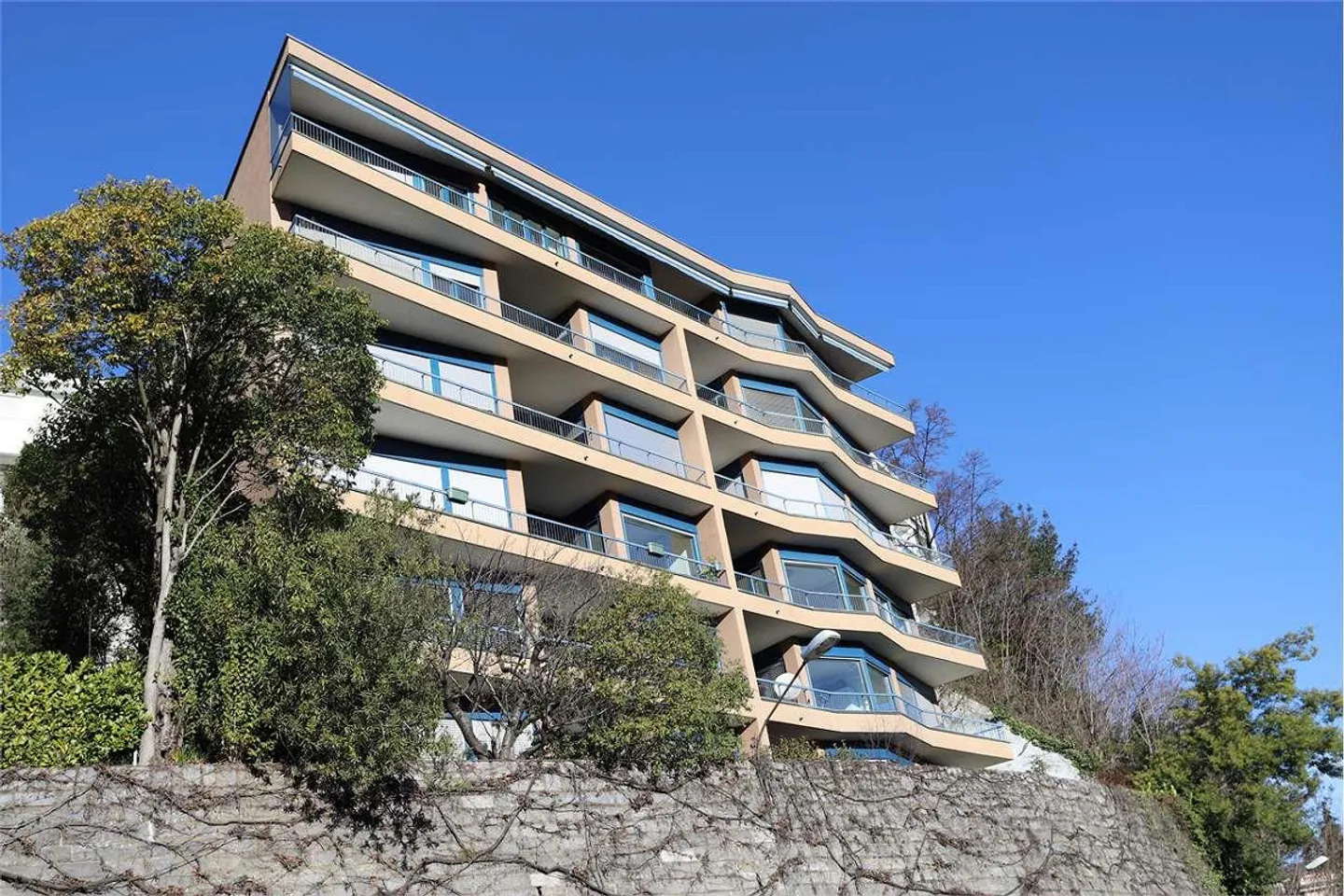 Renovated 2.5-room apartment in central Lugano - Photo 2 of 2