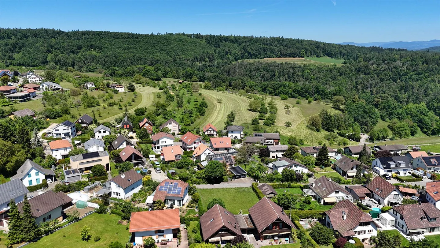 Terrain attractif pour vos rêves résidentiels à Nuglar - Photo 7 sur 8