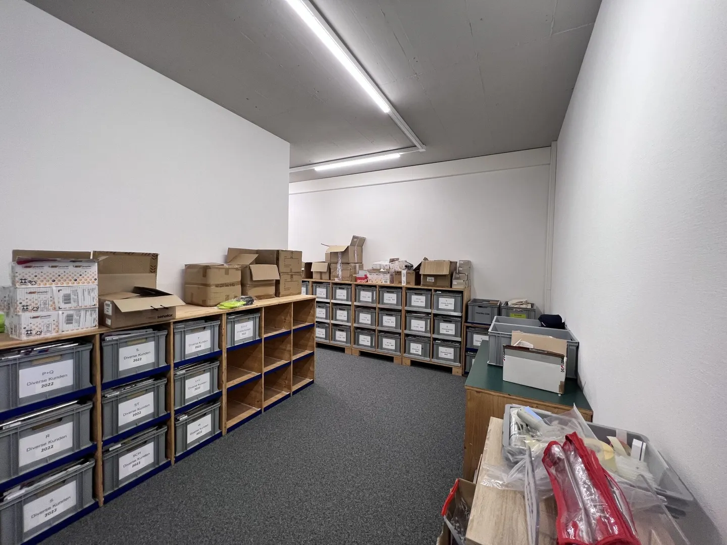 Modern expanded office spaces in the industrial area - Photo 4 of 9