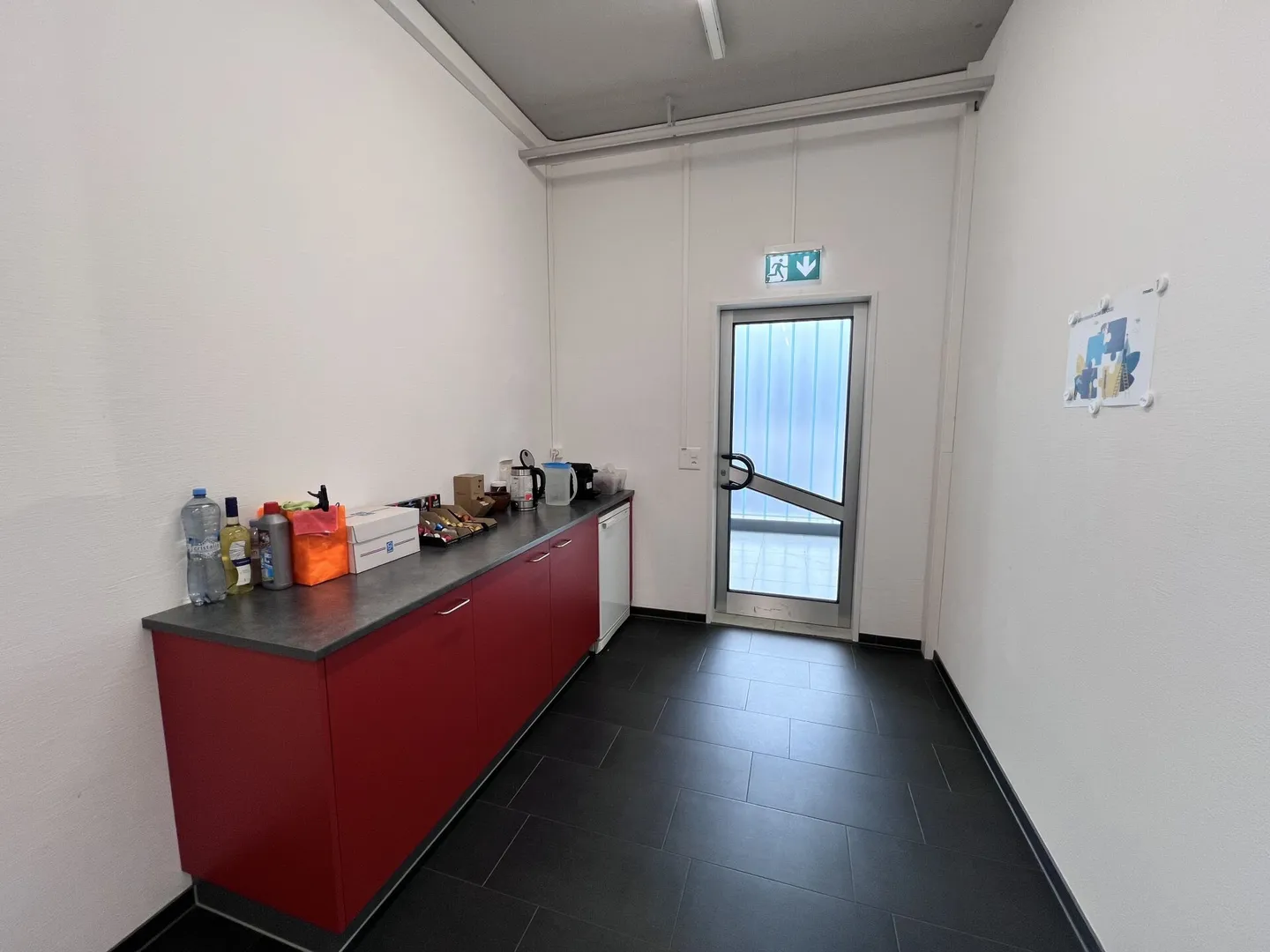 Modern expanded office spaces in the industrial area - Photo 5 of 9