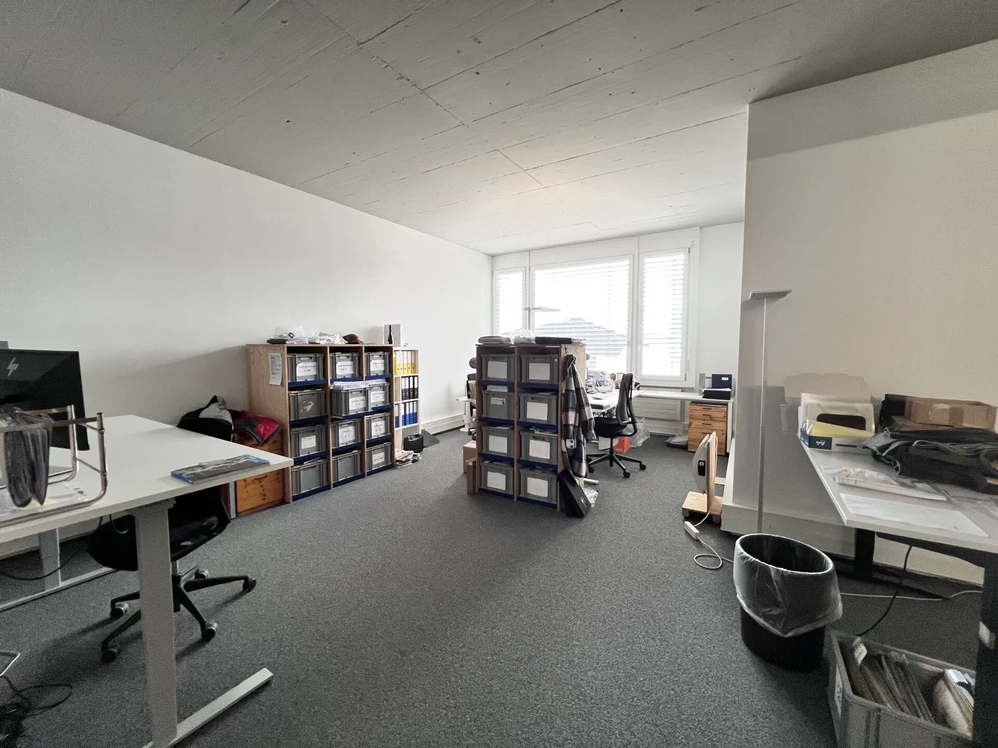 Modern expanded office spaces in the industrial area - Photo 8 of 9