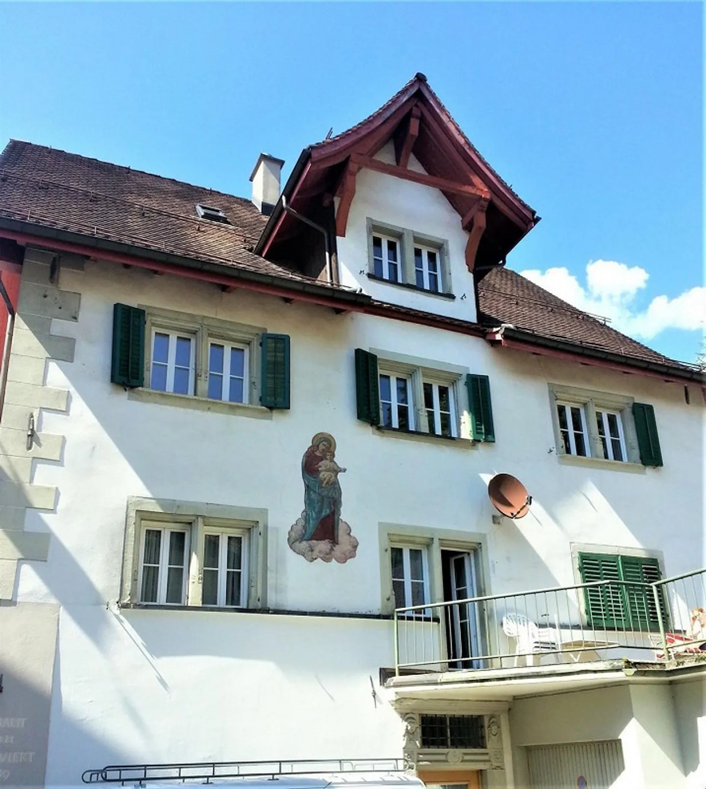 Cozy attic apartment with a snug intermediate floor - Photo 1 of 8