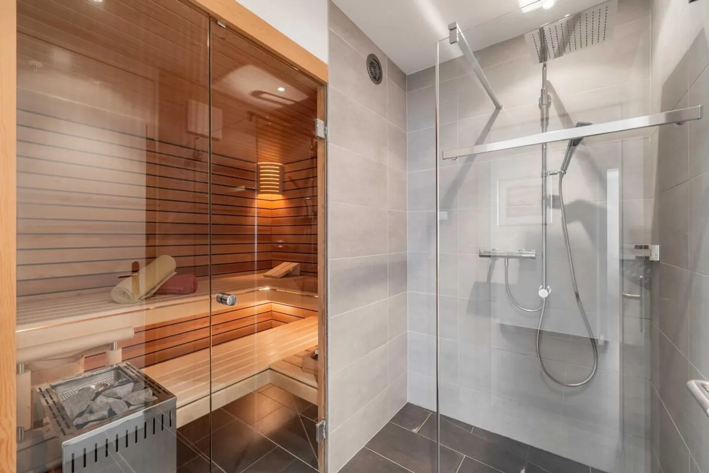 Appartement ensoleillé à Malans avec vue et balcon - Photo 5 sur 6