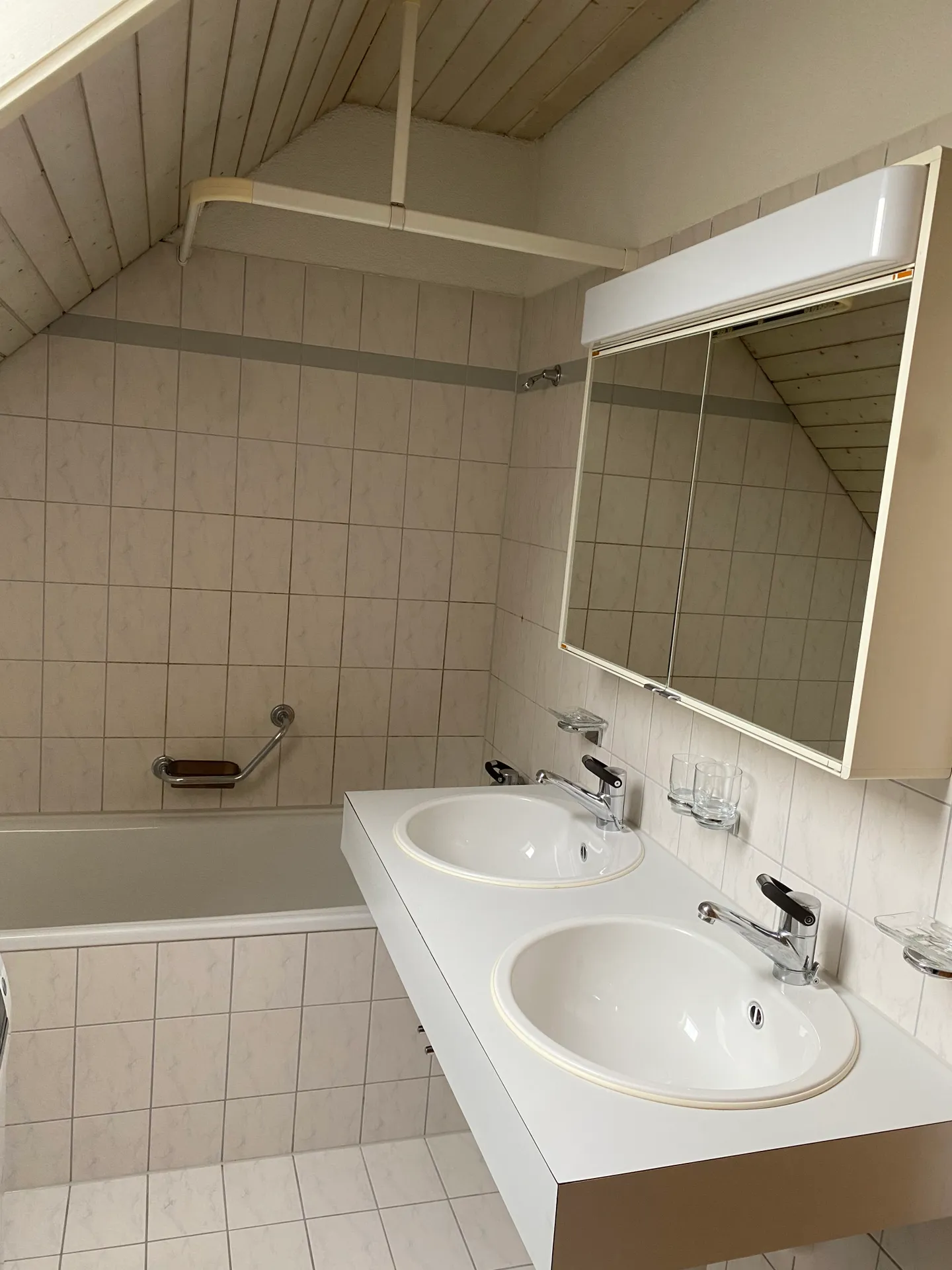 Appartamento Attico Moderno in Affitto - Foto 11 di 14