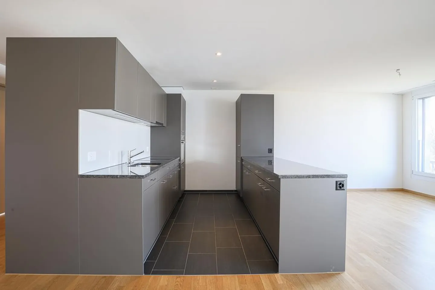 APPARTEMENT MODERNE 3.5 PIÈCES avec BALCON SPACIEUX à louer - Photo 1 sur 10