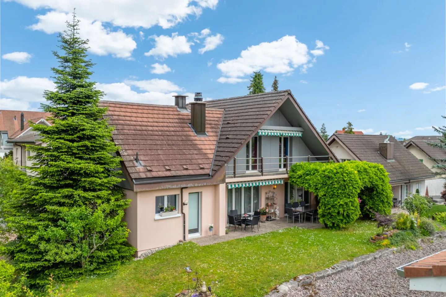 5½-Zimmer Einfamilienhaus - Foto 1 von 17