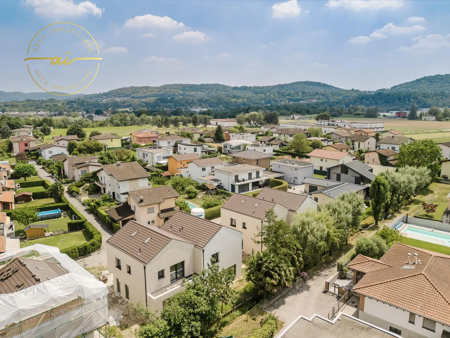 NOUVELLE VILLA EN CONSTRUCTION AVEC JARDIN PRIVÉ - Photo 6 sur 13
