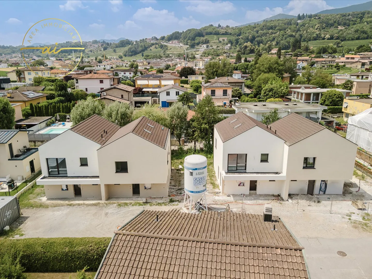 NOUVELLE VILLA EN CONSTRUCTION AVEC JARDIN PRIVÉ - Photo 8 sur 13