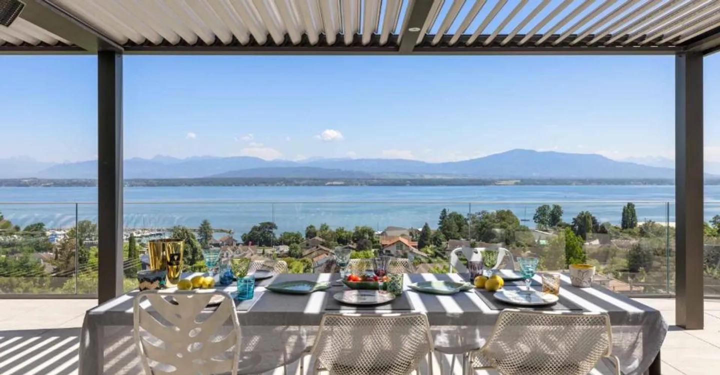 Exceptional villa with spectacular view of Lake Geneva - Photo 2 of 11