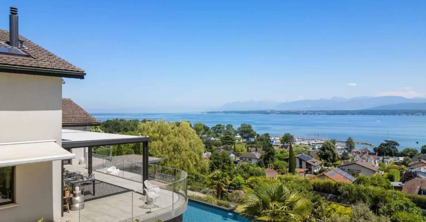 Exceptional villa with spectacular view of Lake Geneva - Photo 3 of 11