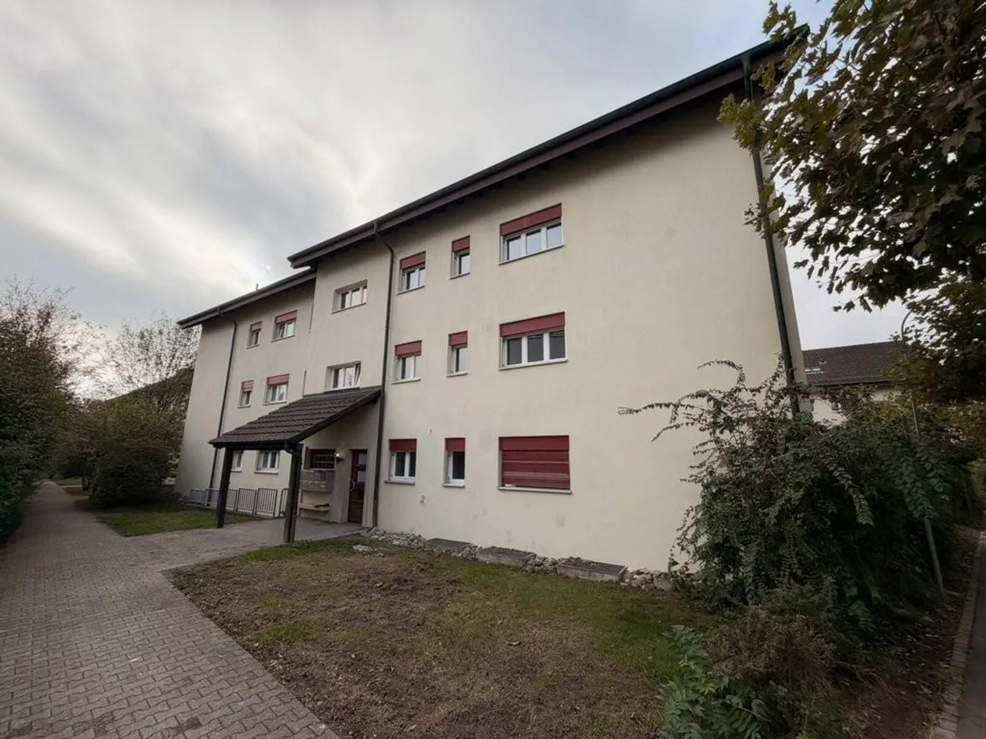 Sanierte 3.5-Zimmer-Wohnung per 1. Dezember 2026 frei - Foto 1 von 8