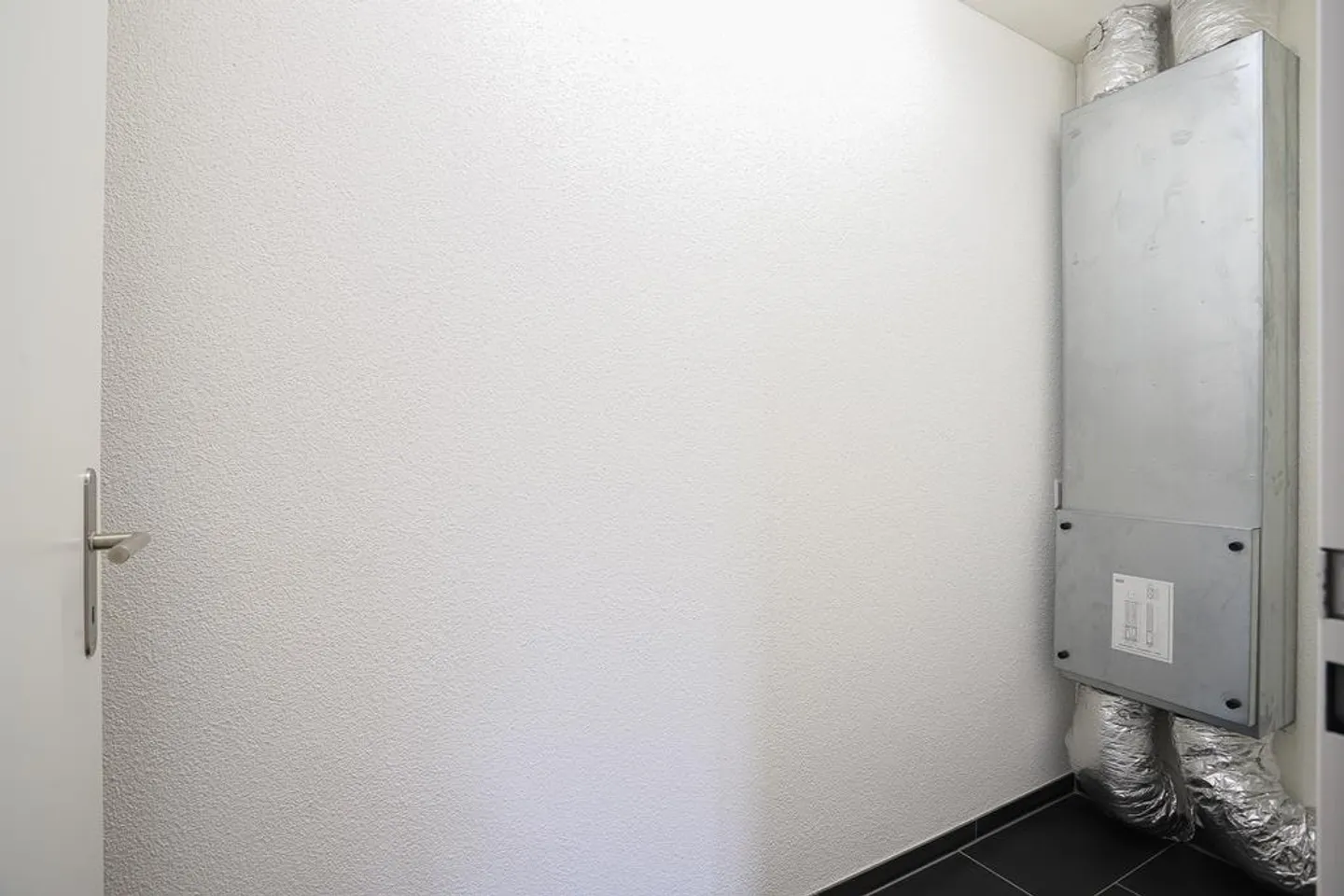 APPARTEMENT MODERNE 3.5 PIÈCES avec BALCON SPACIEUX à louer - Photo 8 sur 10