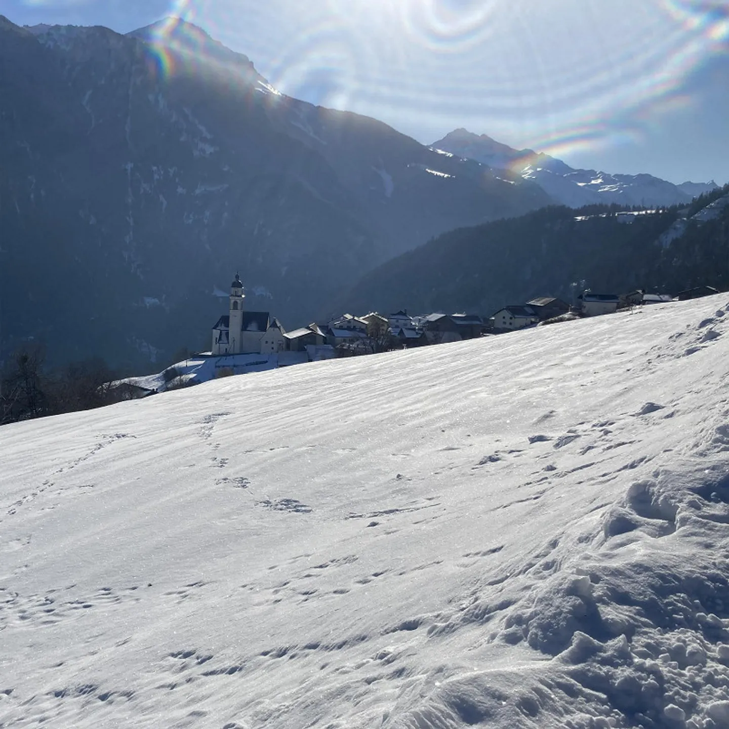 556 m² building land for a primary residence in a sunny hillside location in Mon - Photo 5 of 8