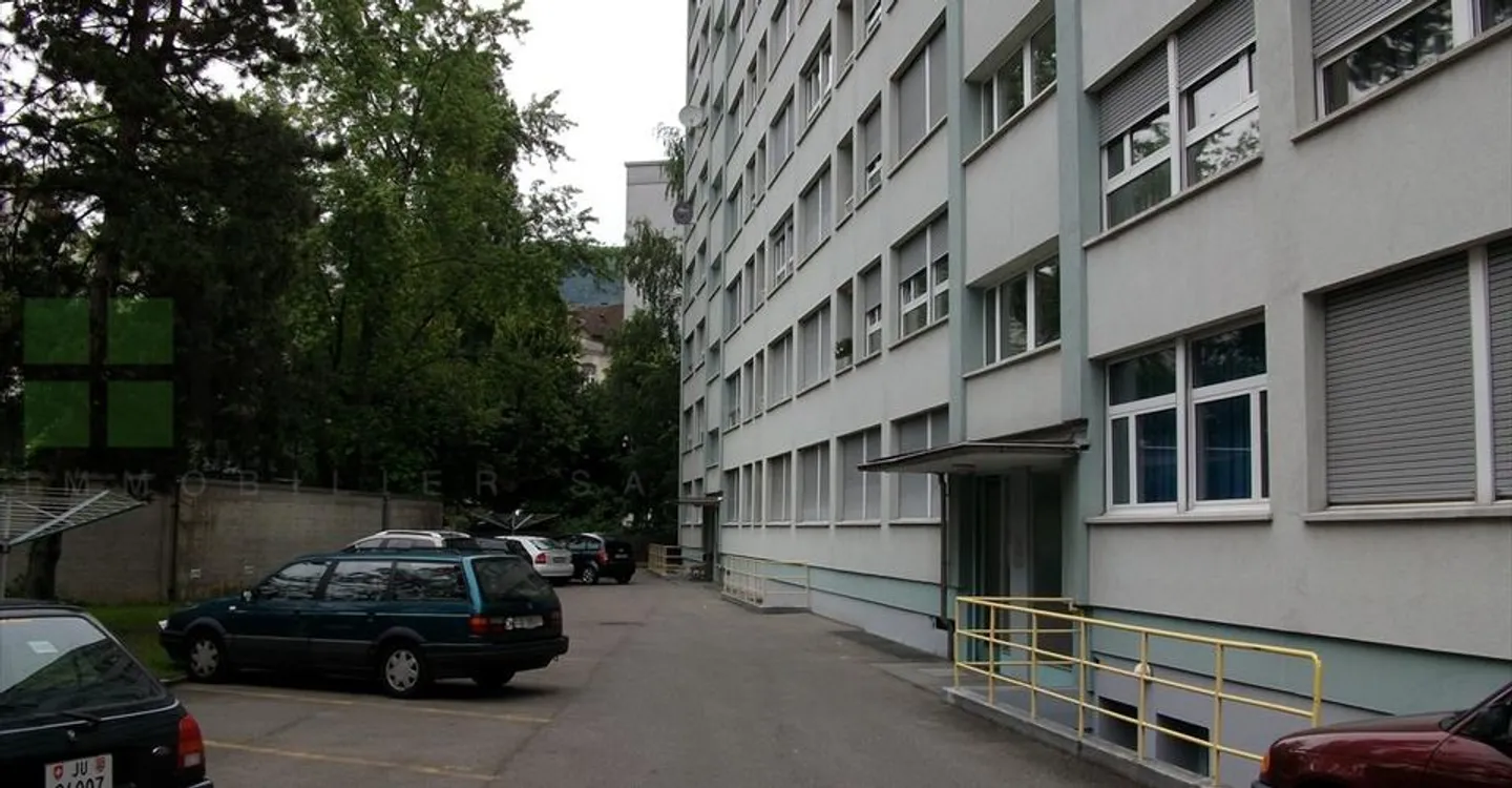 Edificio ad uso misto in affitto - Foto 1 di 10