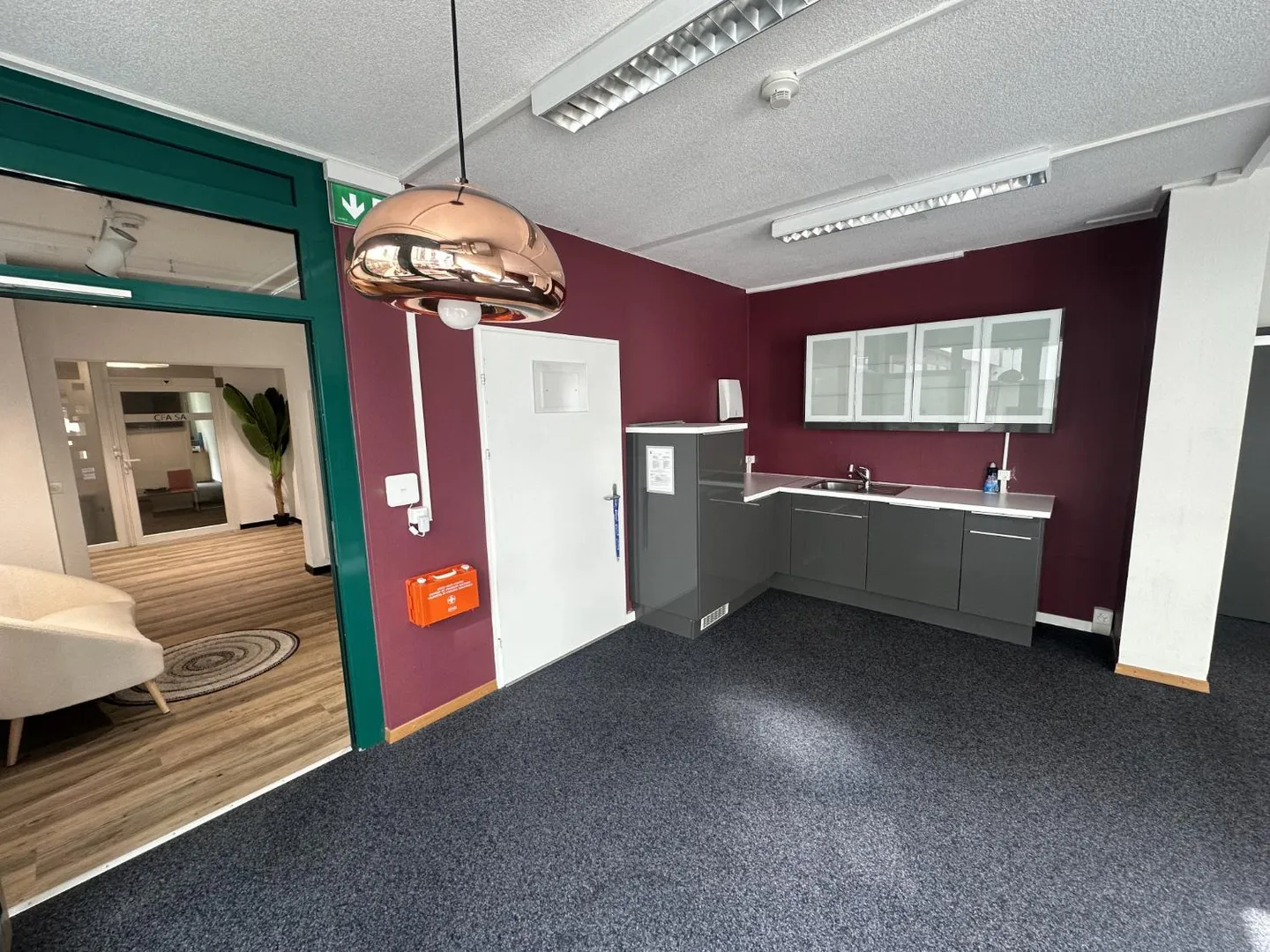 Crissier – Bureau de 149 m² au rez-de-chaussée, près du centre et des accès autoroutiers - Photo 8 sur 14