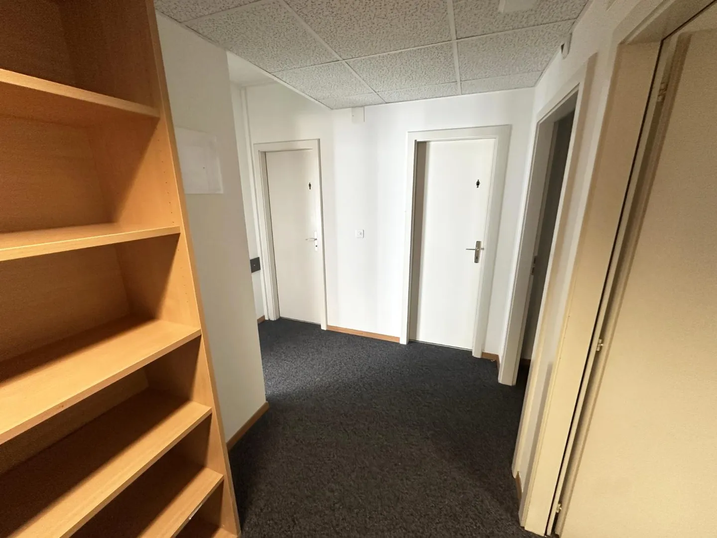 Crissier – Bureau de 149 m² au rez-de-chaussée, près du centre et des accès autoroutiers - Photo 9 sur 14