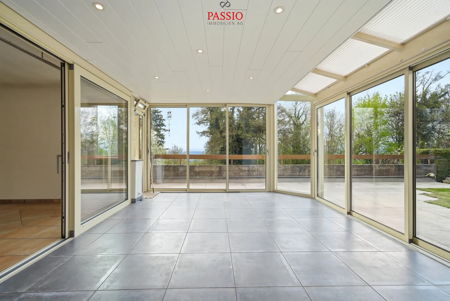 Exclusive 5.5-room ground floor apartment with stunning views - Photo 5 of 28