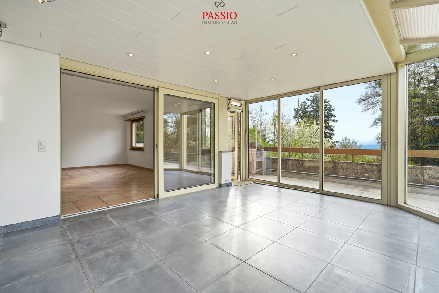 Exclusive 5.5-room ground floor apartment with stunning views - Photo 6 of 28