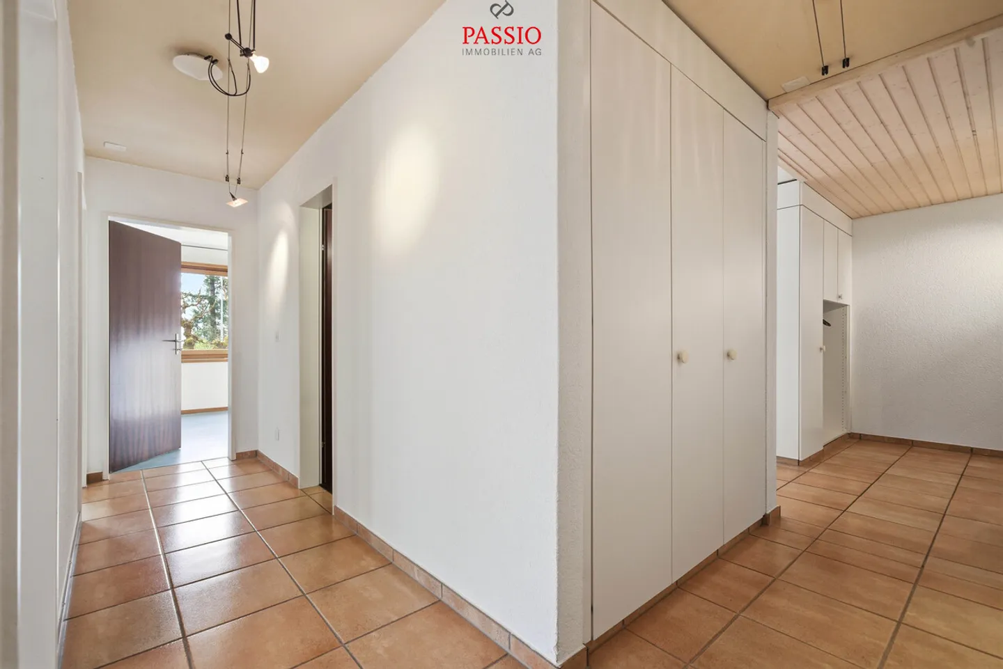 Exclusive 5.5-room ground floor apartment with stunning views - Photo 13 of 28