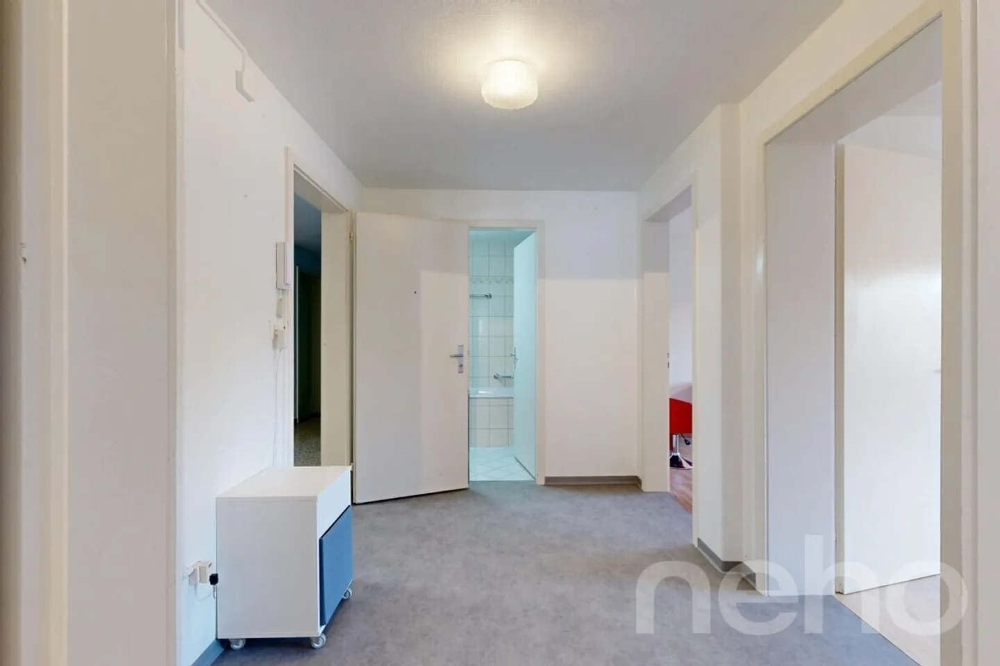 Mixed-use building in Péry - Photo 8 of 12