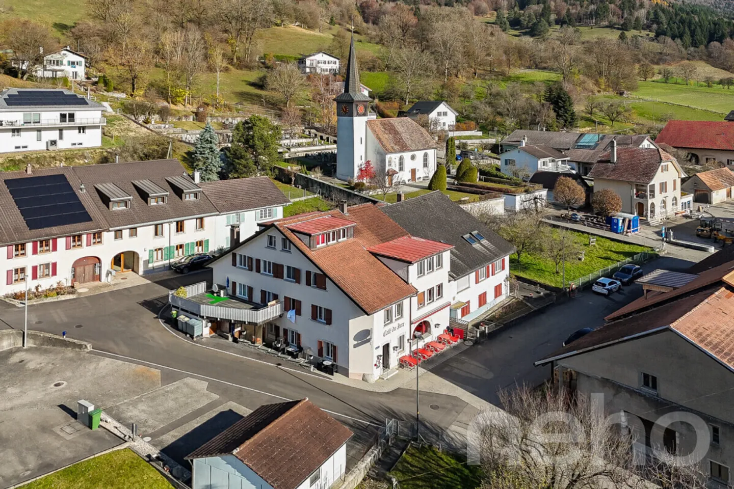 Mixed-use building in Péry - Photo 1 of 12