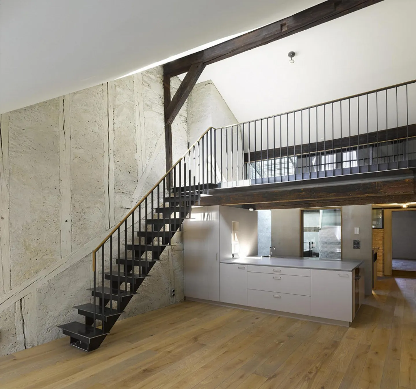 Charmante Dachgeschosswohnung in Bern - Foto 3 von 13