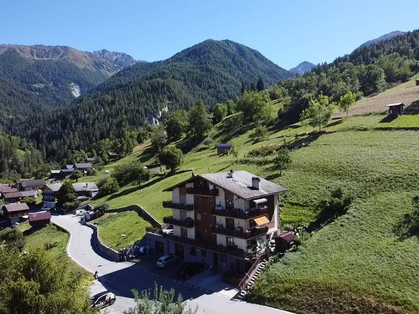 Luminoso appartamento di 2,5 locali con vista libera, ideale per il primo acquisto - Foto 1 di 8