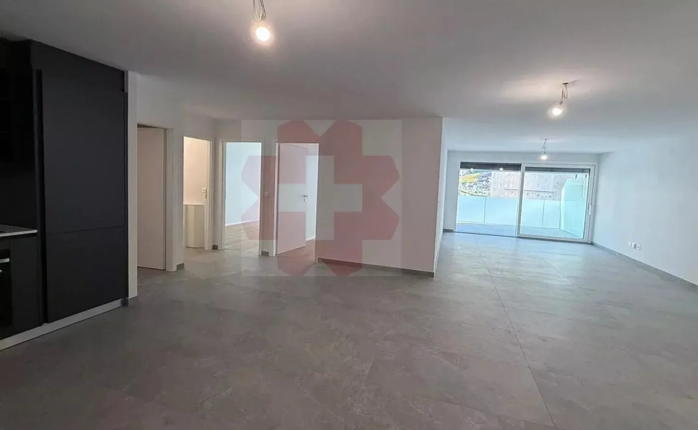 Moderne 2-Zimmer-Wohnung in Saxon mit malerischer Aussicht - Foto 2 von 5