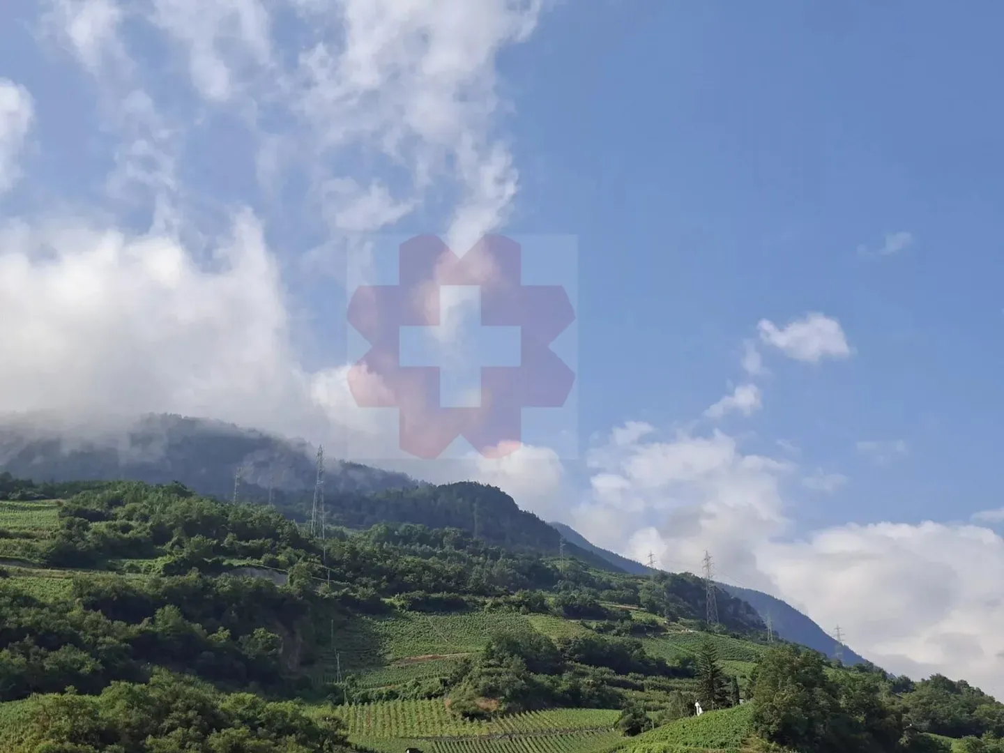 Moderne 2-Zimmer-Wohnung in Saxon mit malerischer Aussicht - Foto 3 von 5