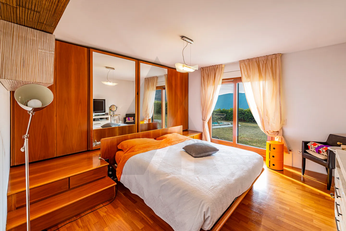SPAZIOSA VILLA UNIFAMILIARE CON PISCINA - Foto 10 di 15